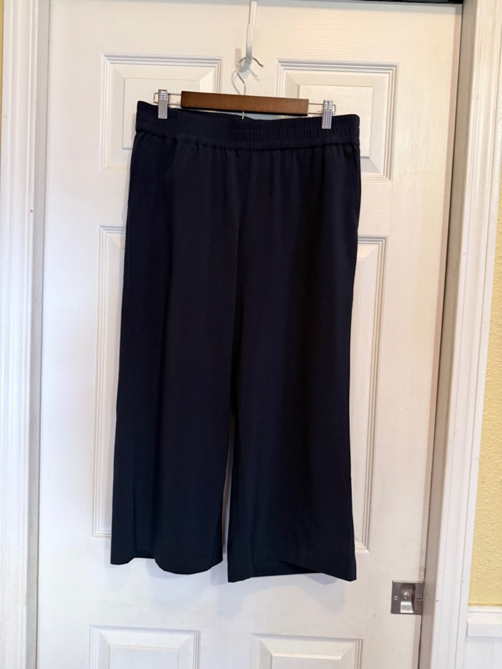 J. Jill Fit Wide Leg Cropped Pull-On Pants - Picture 2 of 4